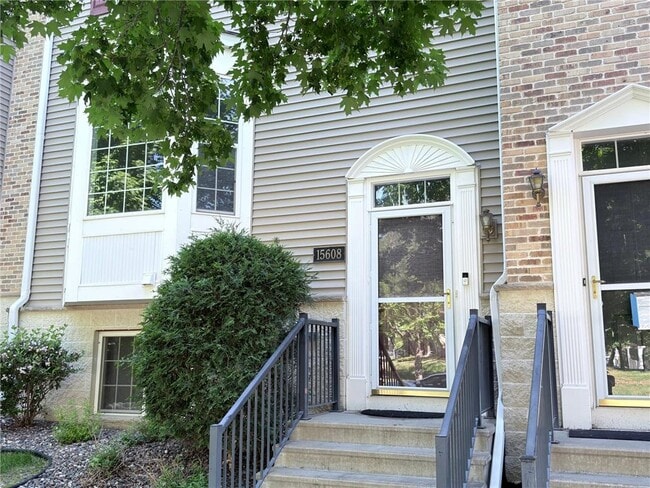 Building Photo - 15608 Prospect Rd