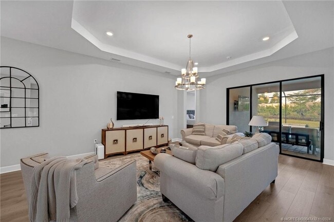 Photo - 15111 Pescara St