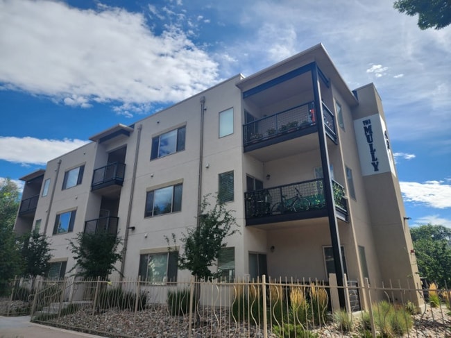Building Photo - 430 W Pikes Peak Ave Rental