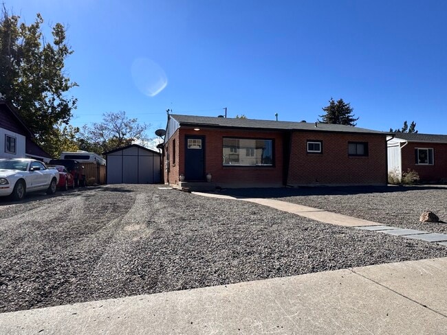 Building Photo - 1261 Walnut Ave