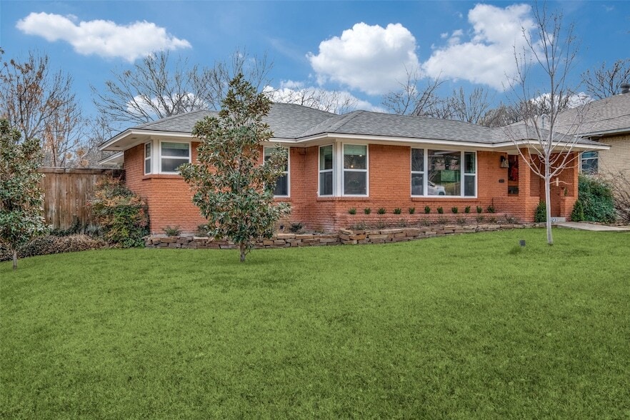 Photo - 1123 Valencia St