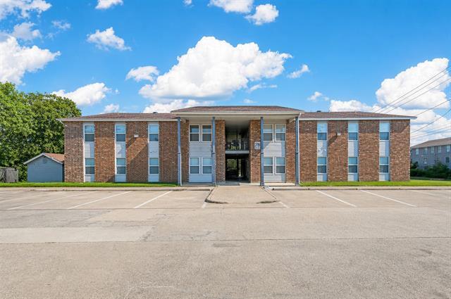 Building Photo - 319 SE 3rd St Unit 104