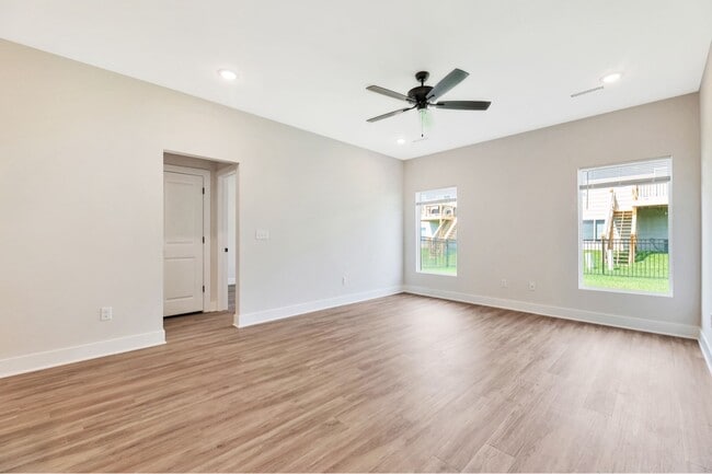 Photo - 1121 N Joye St