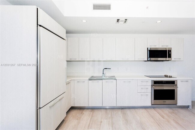 Photo - 45 SW 9th St Unit 3806