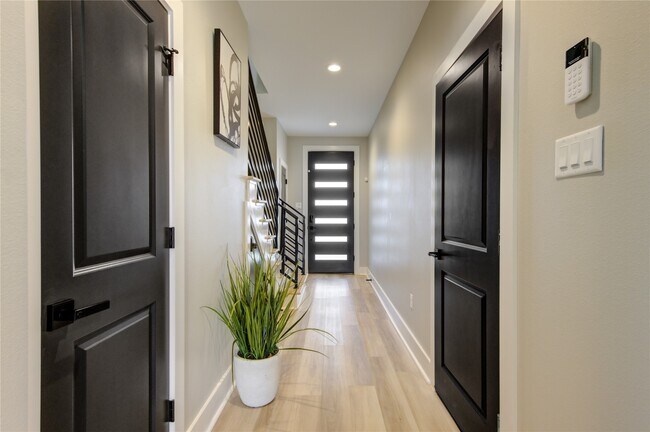 Photo - 2113 St Charles St