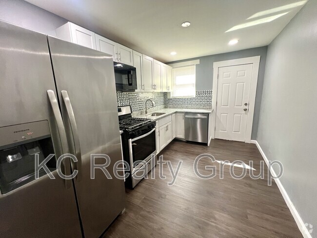 Building Photo - 1 W Jeffrey St Rental