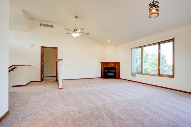 Photo - 11-11 Redtail Ct Unit 10