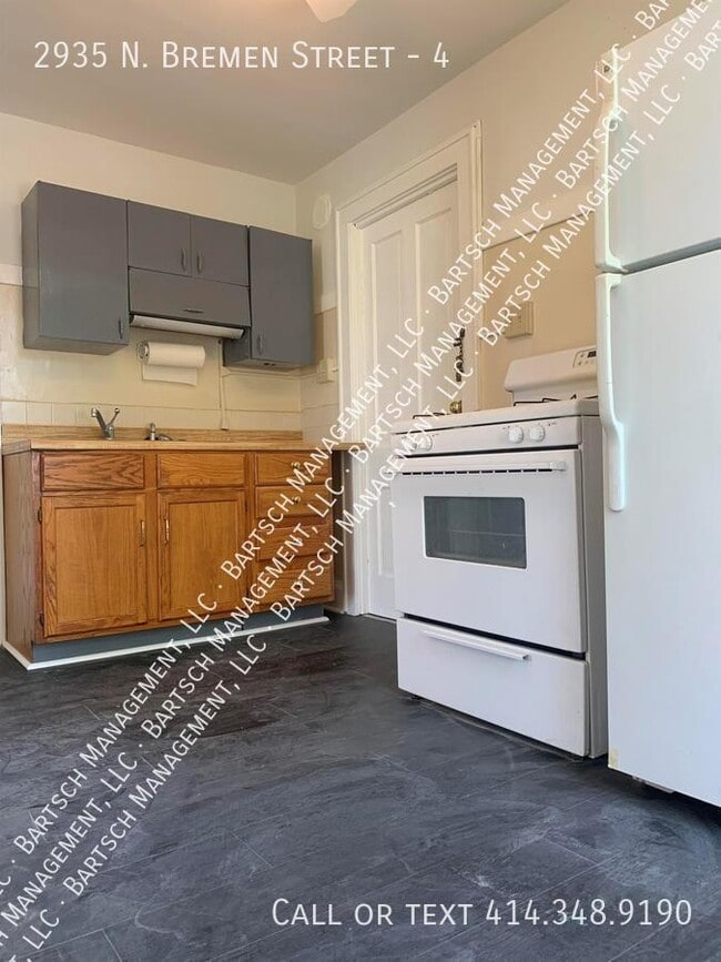 Building Photo - 2935 N Bremen St Unit 4