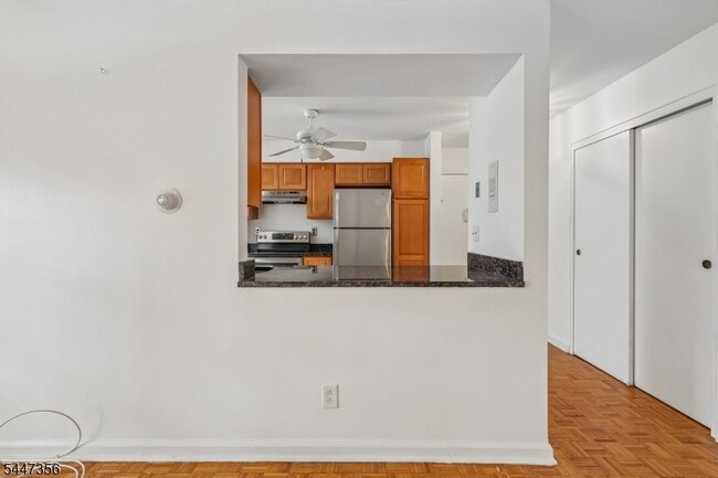 135 S Maple Ave