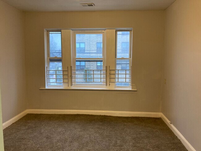347 Avon Ave