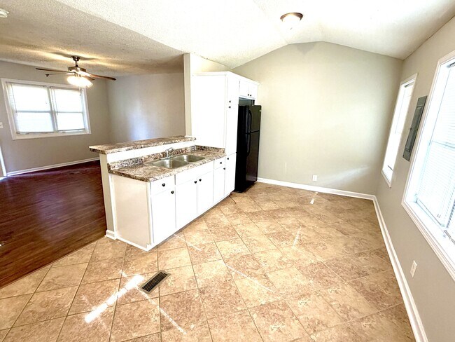 Photo - 124 Riverview Ct