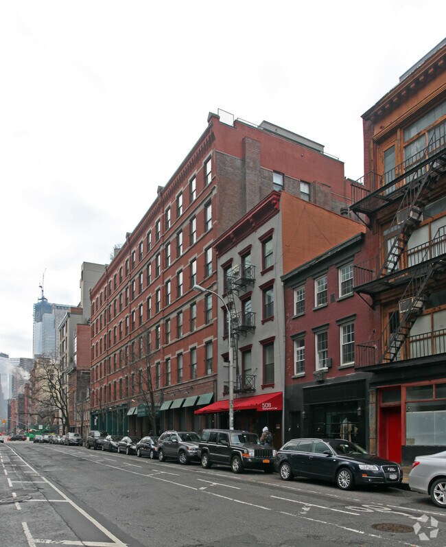 Photo - 494 Greenwich St