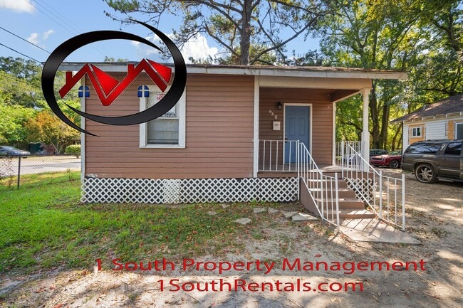 Building Photo - 660 Summerville St Rental