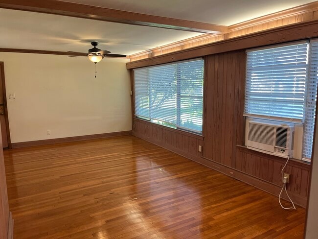 Living Dining - 30 Thrasher St Unit 30 Thrasher St.