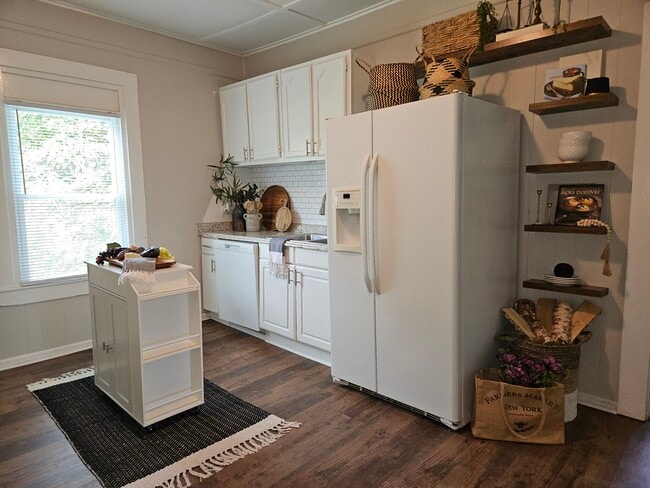 Photo - 463 Berry Rd