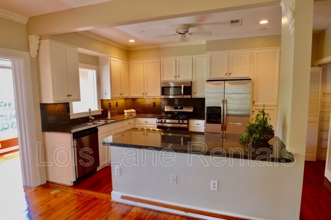 Photo - 49 Charlotte St