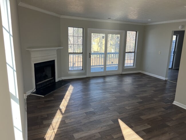 Photo - 6456 Charter Way