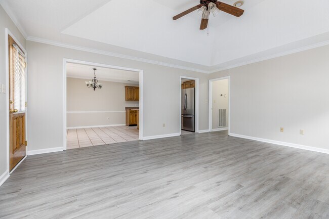 Photo - 104 Progress Ln