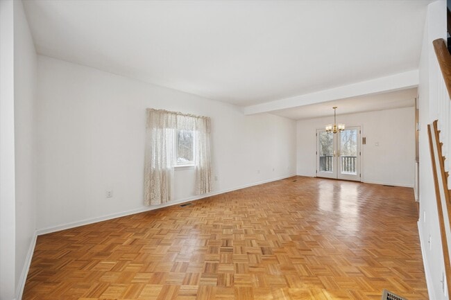 Photo - 113 Harvest Ln