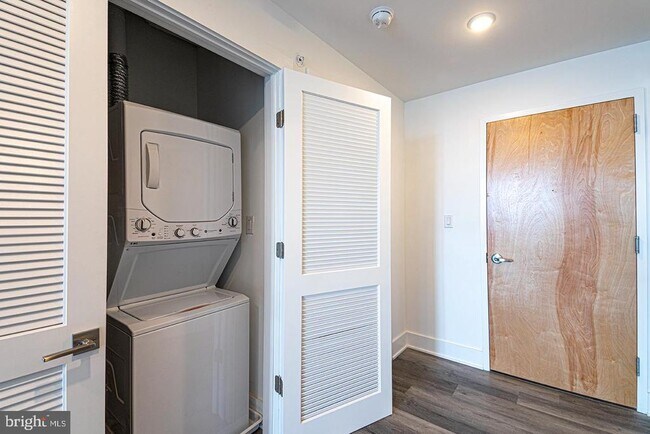 Photo - 1245 Ridge Ave Unidad 403