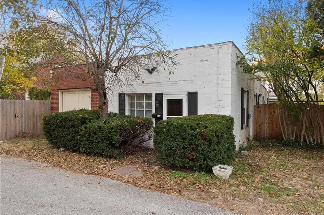 Photo - 818 Randle St House Unit 818 Randle Rear
