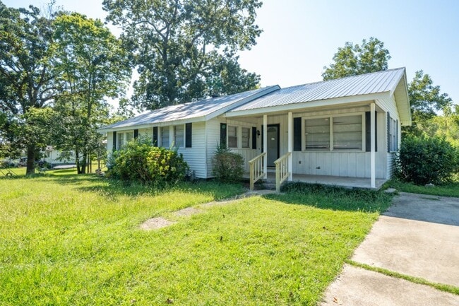 Photo - Lovely 3-Bedroom Home in the Heart of Pleasant Grove