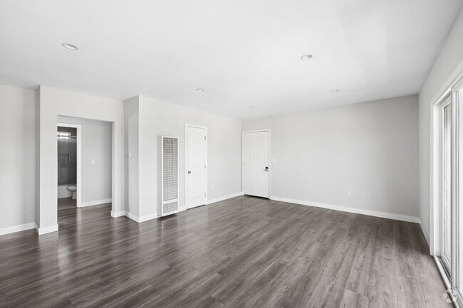 2BR, 1BA - 900SF - Living Room