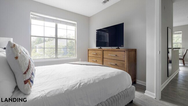 Photo - 100 Peyton Pl SW Unidad 4202