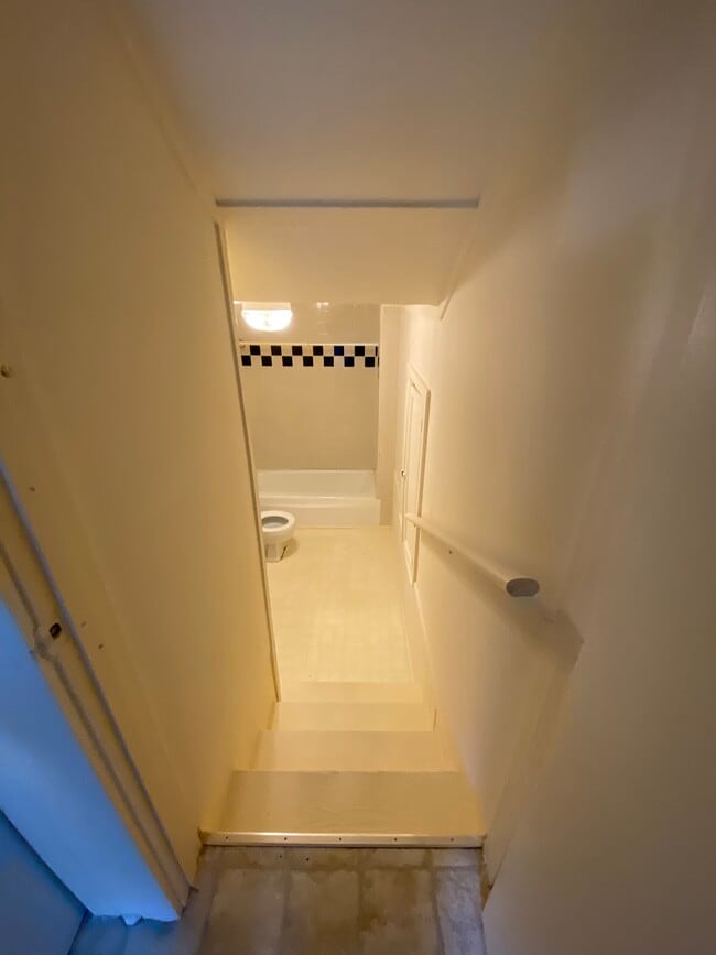 Photo - 285 Sycamore Dr Unit 3