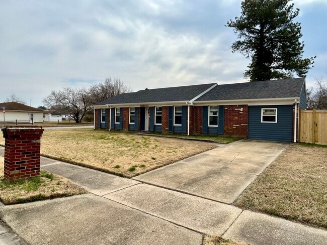 Photo - 3001 Guenevere Dr