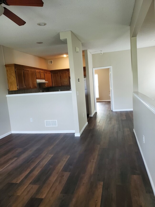 Photo - 10335 Parkview Ave