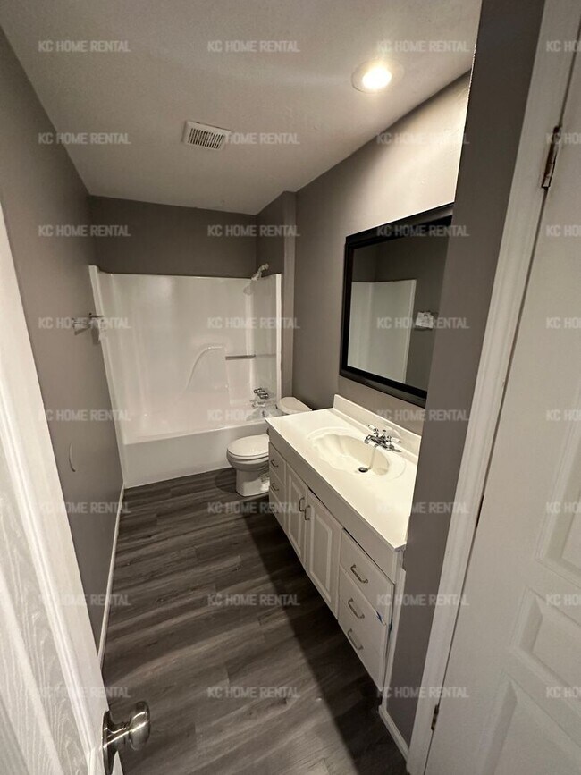 One Bedroom Apartment in Olathe! Unit A, A Condo for Rent in Olathe