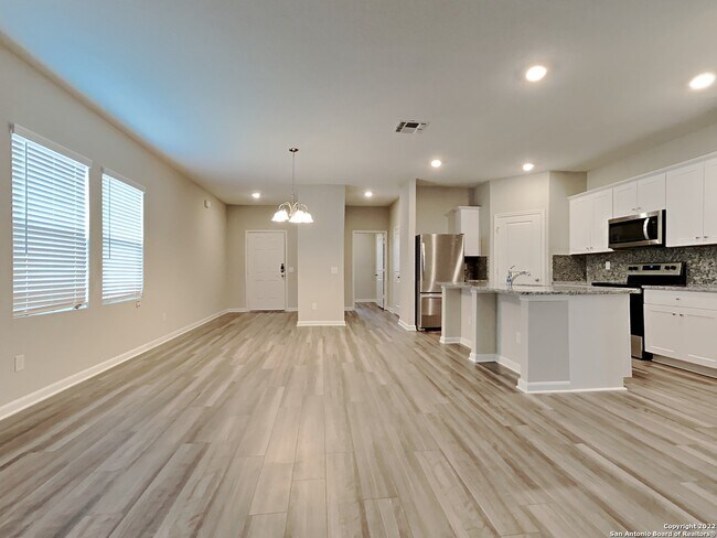 Photo - 7410 Boa Holw