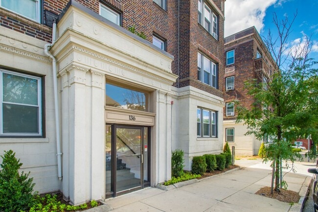 Building Photo - 138 Highland Ave Unit 19