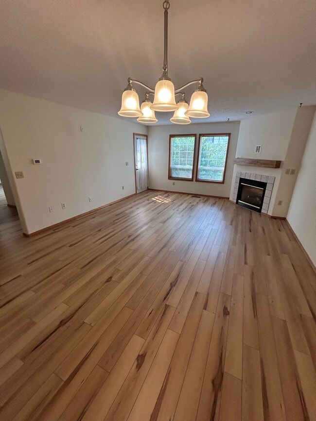 Photo - 824 NE Ashby Ct