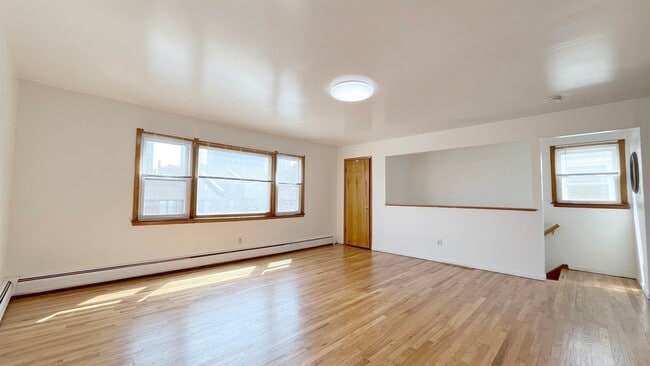 Building Photo - 421 Manila Ave Unit 3