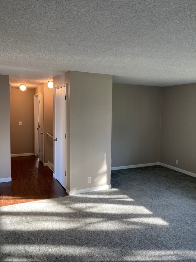 Photo - 2863 Applewood Ln