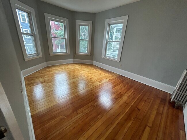 Photo - 83 Conwell Ave Unit 2