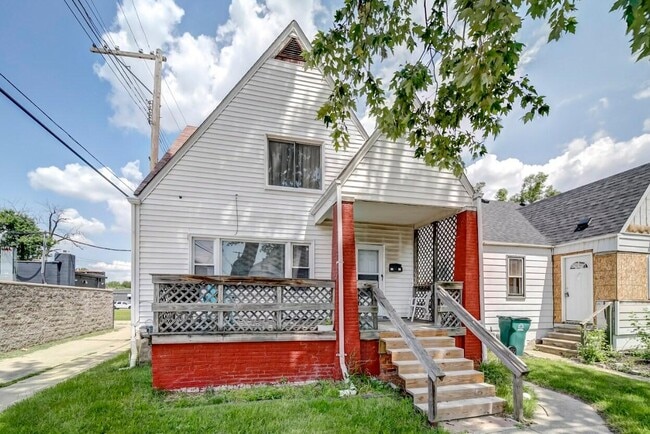 Building Photo - 27 E Milton Ave Unit 2