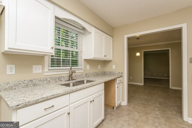 Photo - 320 Sumter Dr NE
