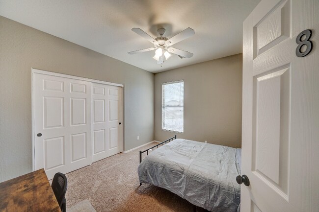 Photo - 10223 W Raymond St