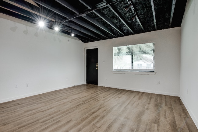 Photo - 5103 Live Oak St Unit 1210