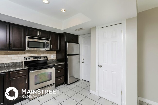 Photo - 109 N Alderwood St