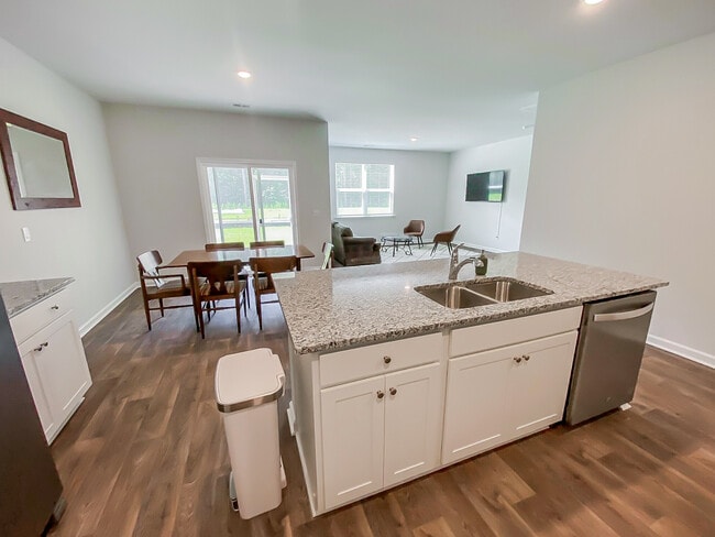 Photo - 251 N Light Way