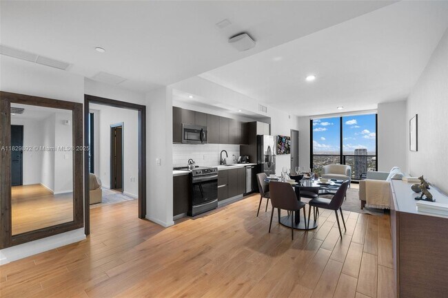 Photo - 398 NE 5th St Unidad 4418
