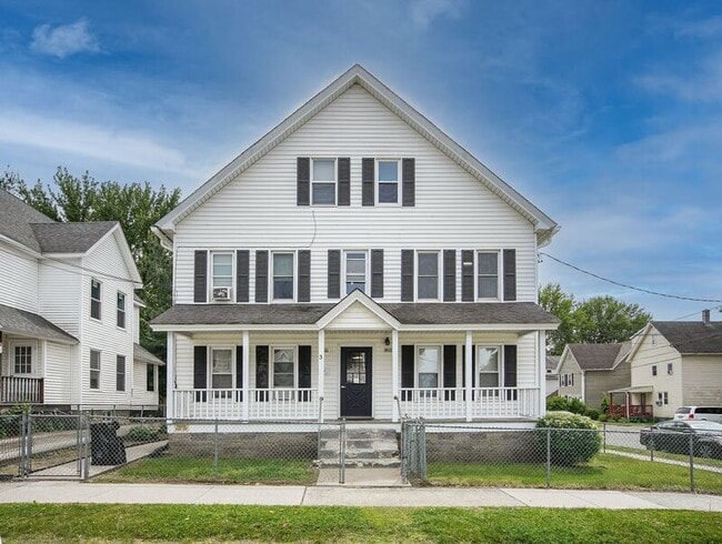 Building Photo - 3 Charles St Unit 2R