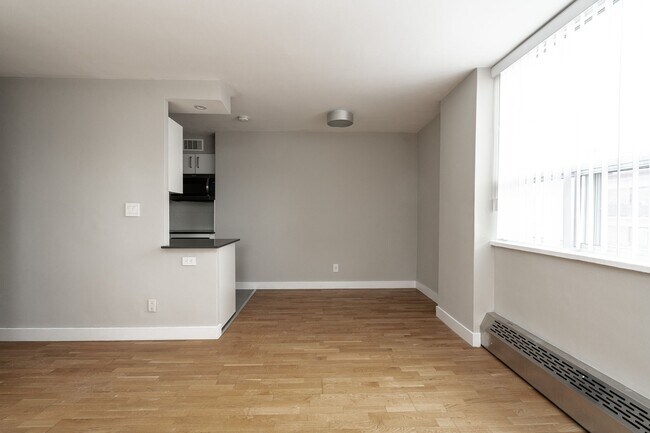 Photo - 190 Jameson Ave