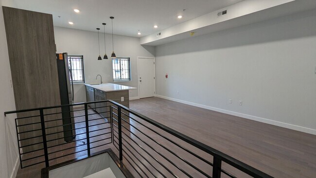 Photo - 2431 N Hancock St Unidad 2