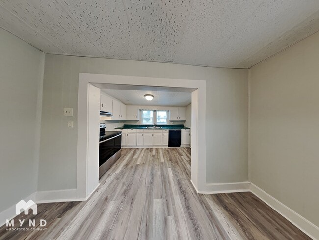 Photo - 4708 Court S