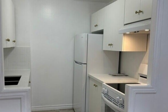 204 - 80 Montclair Ave